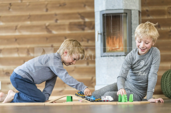 Norsk Kleber Octo 6 prémium kandallókályha vermikulit tűztérrel és szögletes dizájnnal kandalloshop